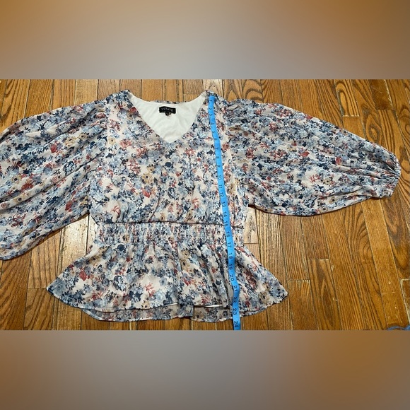 1. State V-Neck Floral Dress in Blue and Cream - Picture 7 of 10